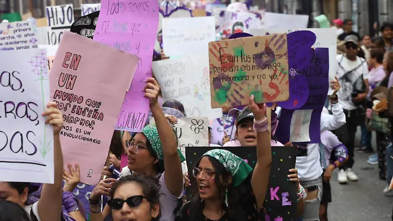 Marcha por el Día Internacional de la Mujer en Puebla